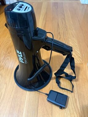 Pyle Black Kids Megaphone with Strap.